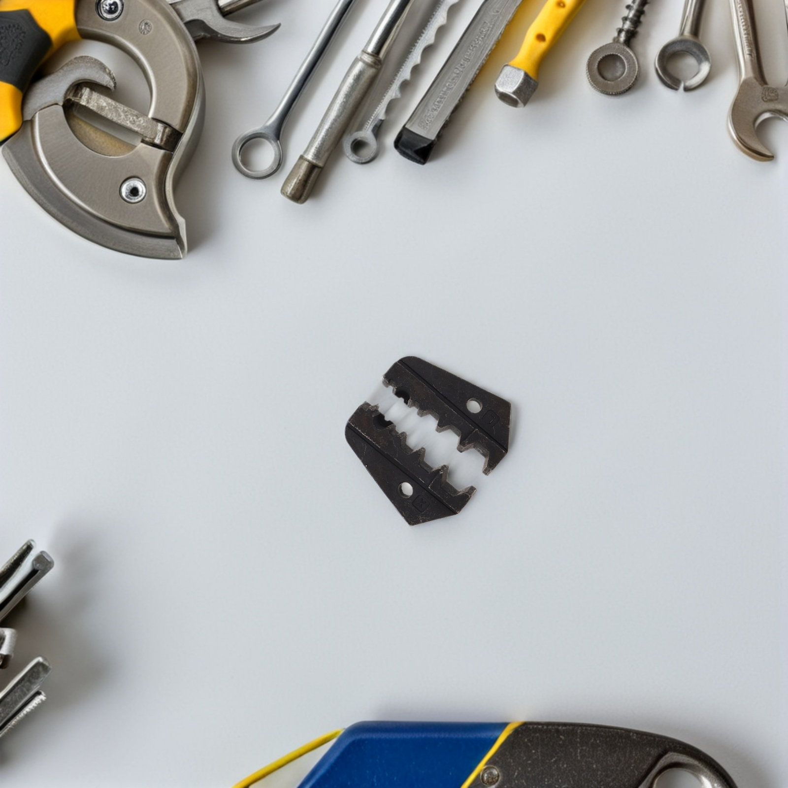 Maintenance Workshop Tools - Pinza a crimpare con matrice di